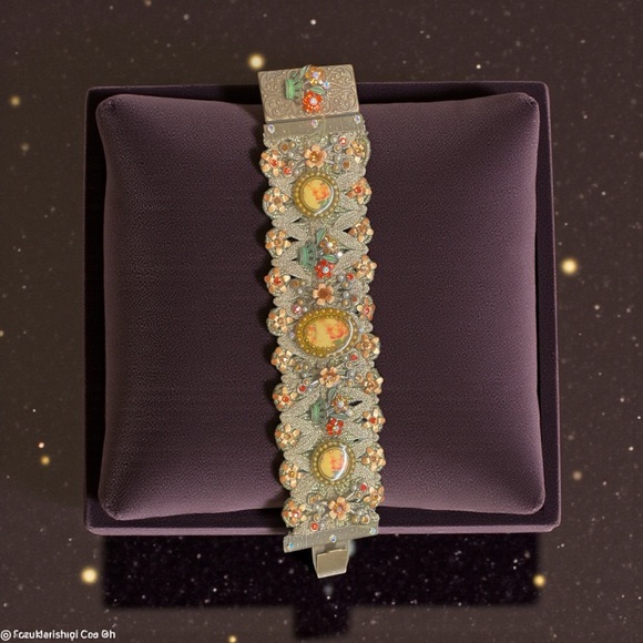 VINTAGE Michal Negrin Floral Cameo Bracelet - Picture 2 of 8